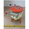 Image 4 : Vintage tin washing machine toy- 7"H
