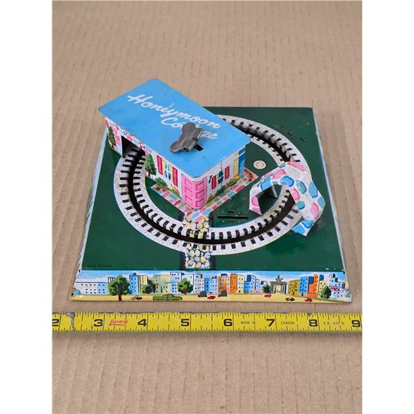 Honeymoon cottage wind up train