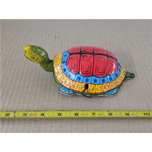 turtle wind up toy- 7"L