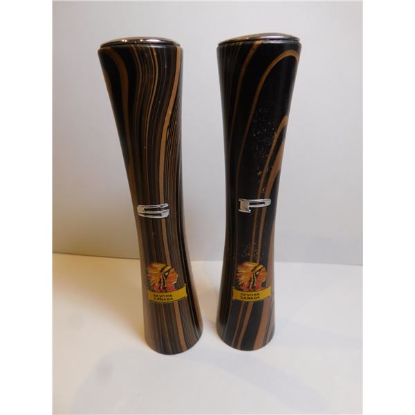 SAVONA CANADA FAUX WOOD SALT AND PEPPER SET