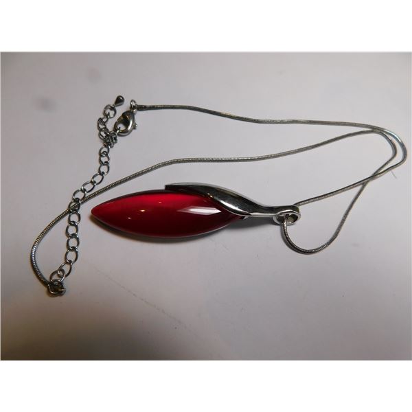 RED PENDANT NECKLACE