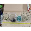 Image 2 : Assorted glass vases