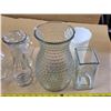 Image 2 : Assorted glass vases