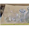 Image 3 : Assorted glass vases