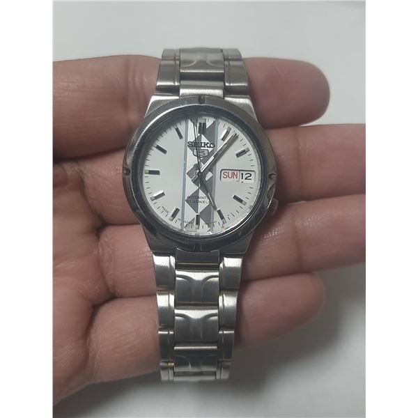 VINTAGE SEIKO 7S26-01Z0 AUTO, DAY/DATE @ 3, RUNS