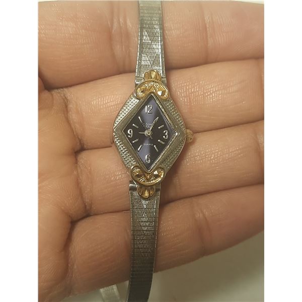 VINTAGE LADIES VICTORIA RHEIN QTZ WATCH, NEW BATT, RUNS