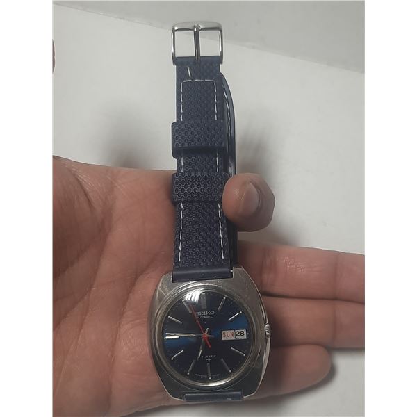 VINTAGE SEIKO 7006-7007 AUTO, DAY/DATE @ 3, RUNS