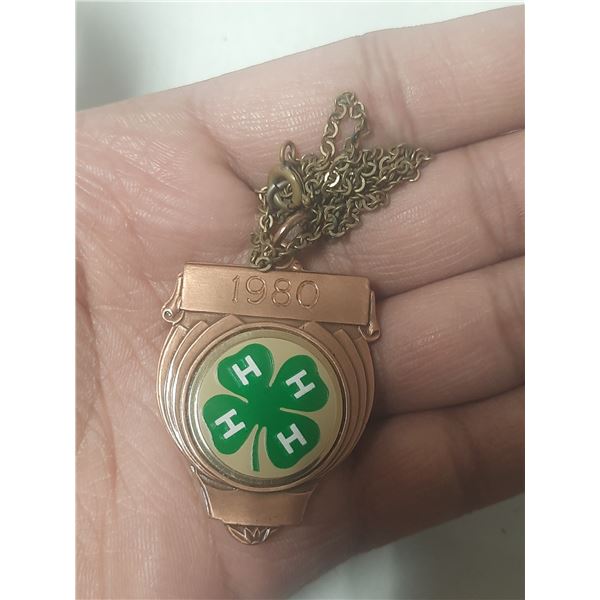 VINTAGE 4H CLUB AMULET C/W CHAIN 1980