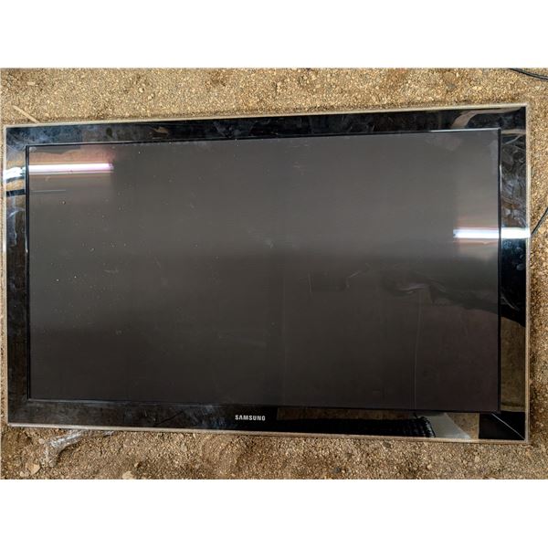 44"x24" Samsung Screen TV (Works, No Remote With It)