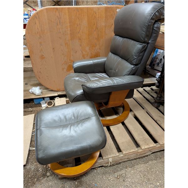 Cushion Brown/Greyish Wood Base Swivel Chair w/ Foot rest Stool (Chair 43x26x31")