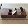 Image 2 : 2 wood block planes and level