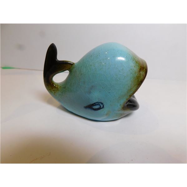 VTG MEDALTA POTTERIES, REDCLIFF AB, WHALE ASHTRAY/TOOTHPICK HOLDER