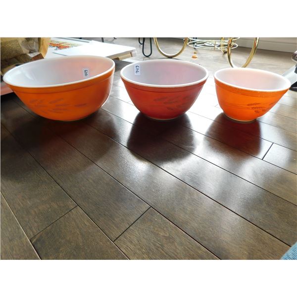 SET OF THREE PYREX, AUTUMN HARVEST, NESTING MIXING BOWLS