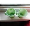 Image 3 : PAIR OF JADEITE D-HANDLE RESTAURANT WARE FIRE KING MUGS, NO CHIPS