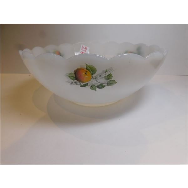 ARCOPOL FRANCE, “FRUITS DE FRANCE” SCALLOPED GLASS SERVING BOWL