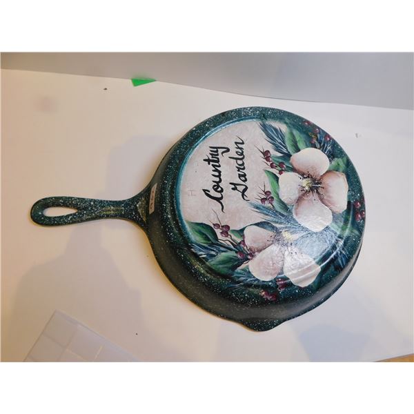COUNTRY GARDEN HAND PAINTED CAST IRON FRYING PAN