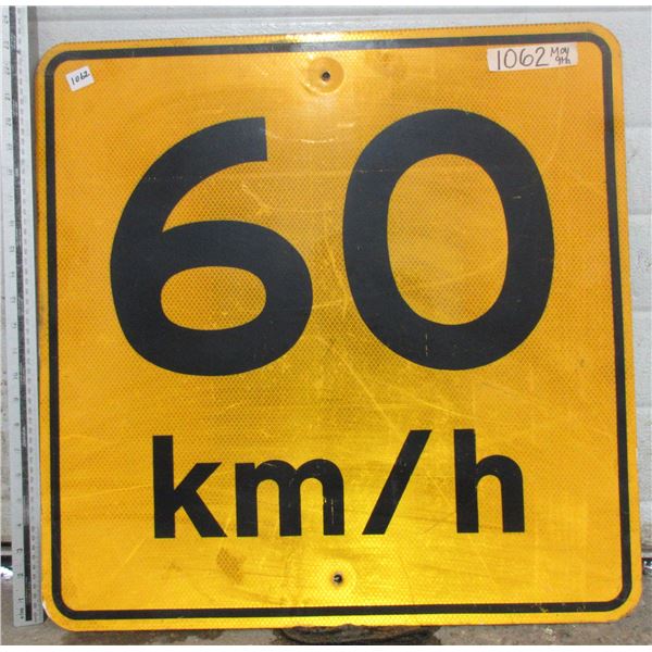 Maximum 60 Metal Highway Sign