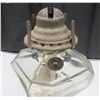 Image 6 : #2 Colonial Coal Oil Lamp with Chimney