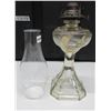 Image 3 : #2 Colonial Coal Oil Lamp with Chimney
