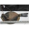Image 4 : Cast Iron Waffle Maker