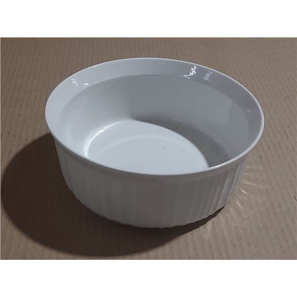 White Round Casserole Dish. (9" Diameter)
