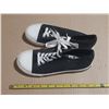 Image 1 : Air Walk Black and White Runners - Size 8.
