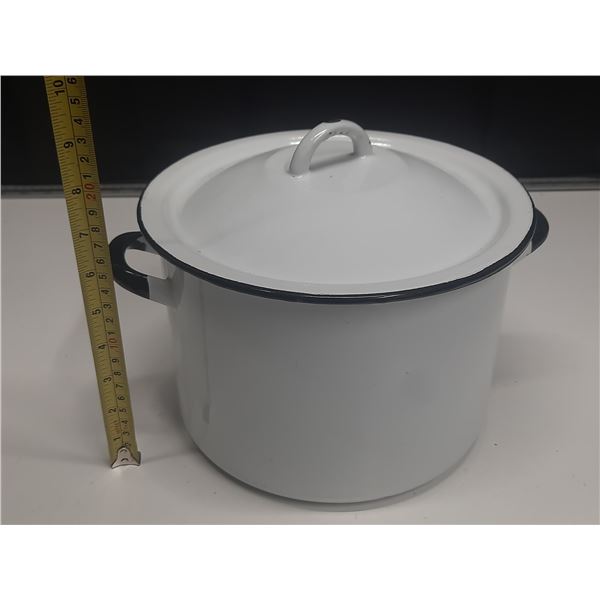 Vintage White and Black Enamelware Stock Pot.