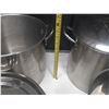 Image 3 : Lot of different sizes of pots.