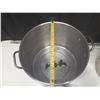 Image 4 : Lot of different sizes of pots.
