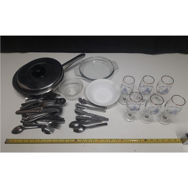 Lot of Kitchen Items.