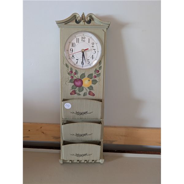 Hanging Clock with Pockets & Hooks - works