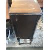 Image 10 : Antique Radio. (Height  42")