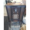 Image 1 : Antique Radio. (Height  42")