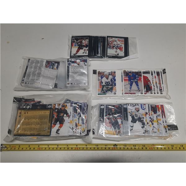 Lot of Assorted Hockey Cards.