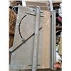 Image 9 : Pallet Lot: Variety of Plumbing / Electrical (12v / 110v) ; Joist Hangers; Hinges