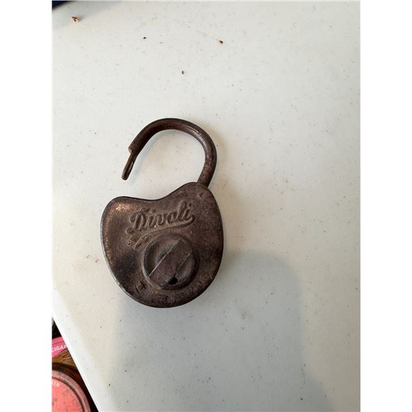 Divali antique Lock