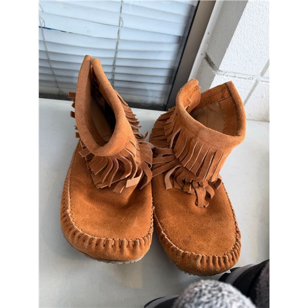 Soft mock size 11 woman's