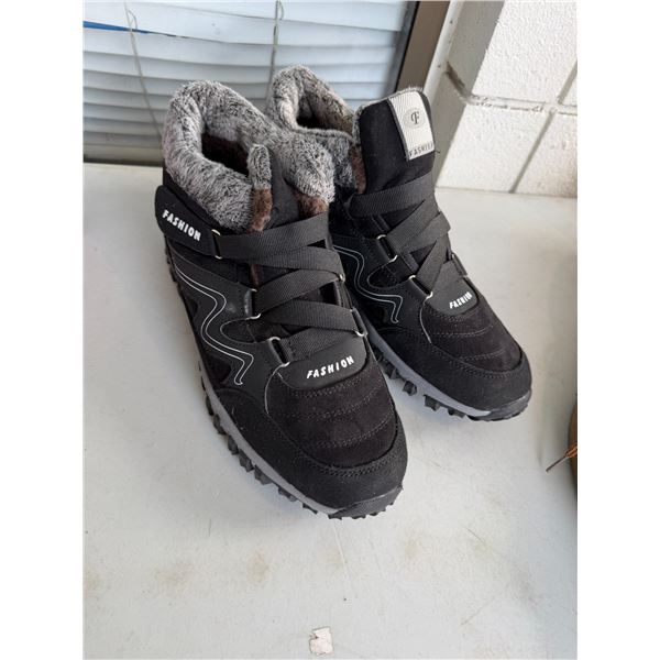 Fashion footwear size 44