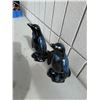 Image 2 : Blue Mountain pottery Penguins