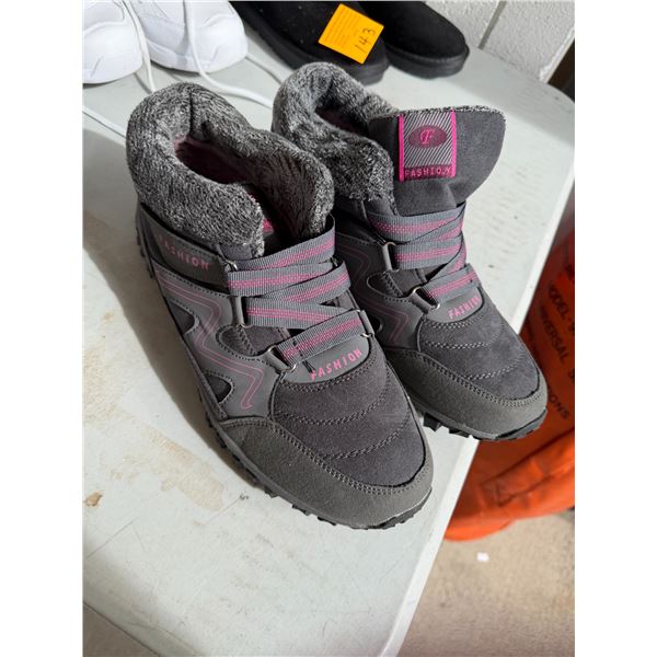 Fashion shoes, size 45