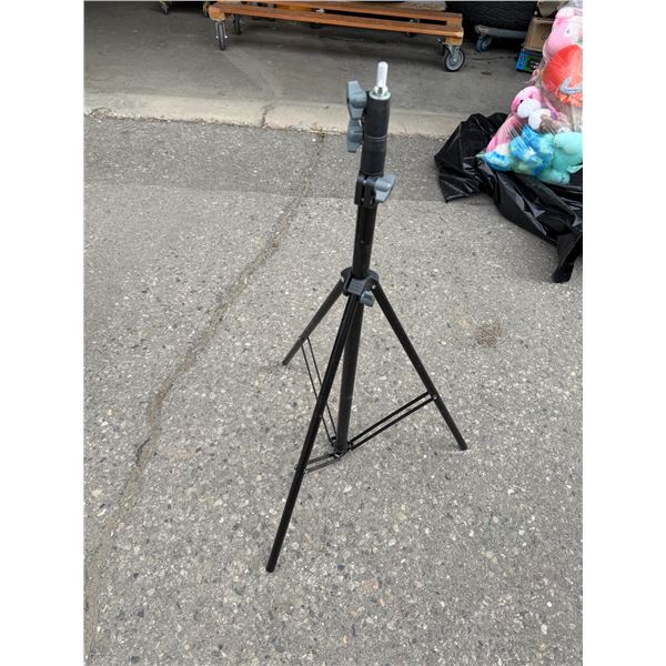 Tripod stand