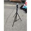 Image 1 : Tripod stand
