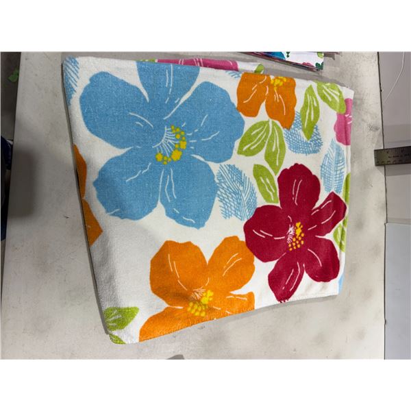 Vintage beach towel flowers