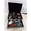 Image 1 : Jewelry box and contents