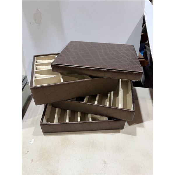 Section/stackable jewelry box