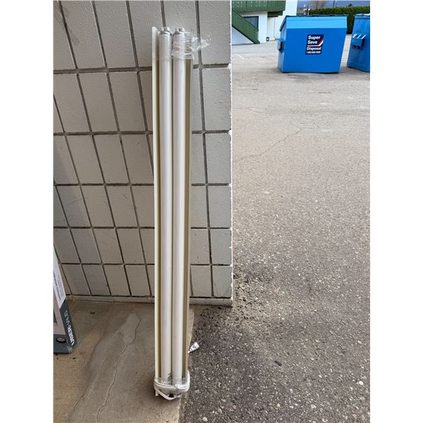 Fluorescent light fixture