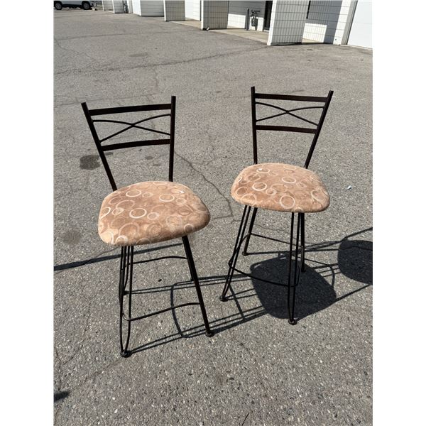 Pair of swivel stools 25 inches to seat