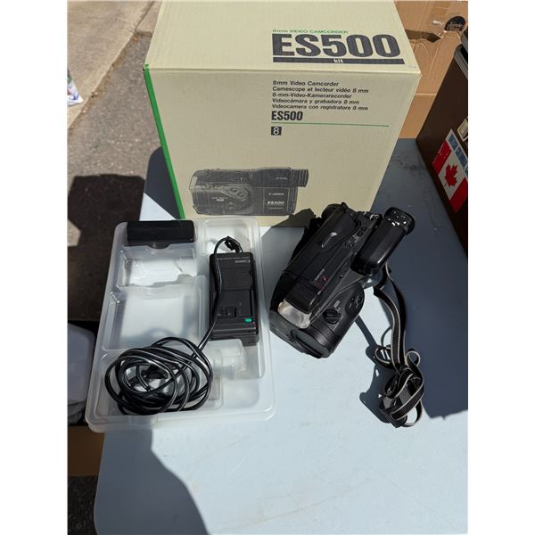 Canon 8MM video camcorder ES 500