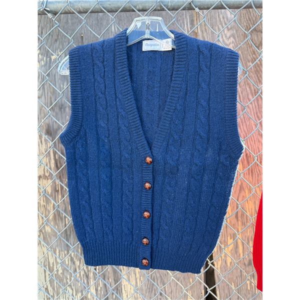 MAGNOLIA pure virgin wall size small