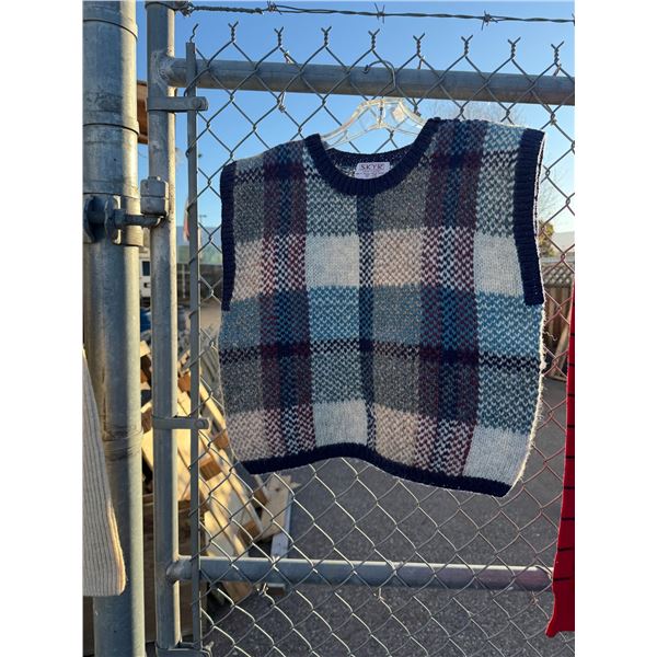 SKYR sportswear 100% Shetland will size 38